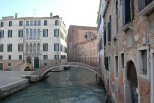 Полностью запретить курение намерены в Венеции