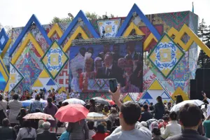 Нурсултан Назарбаев поздравил казахстанцев