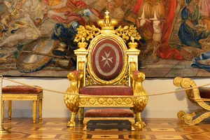 Эрмитажта тақта селфи жасағаны үшін 825 мың рубль айыппұл төледі