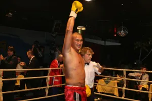 В Киргизии убит бывший чемпион мира по кикбоксингу Руслан Абасов