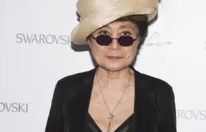 СМИ: в Нью-Йорке после инсульта госпитализировали Йоко Оно