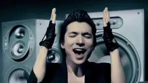 Поклонники Алишера Каримова могут помочь завоевать ему приз