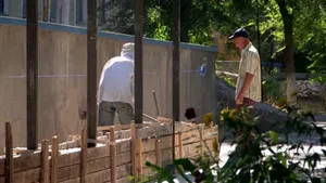 Вокруг школ в Шымкенте возводят заборы