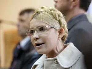 Тимошенко грозит перерезать связи между политиками и олигархами