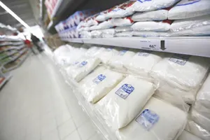 Давка из-за ажиотажа на сахар произошла в одном из супермаркетов Актау