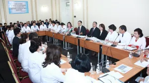 Бакытжан Сагинтаев обсудил с медиками ЮКО вопросы развития здравоохранения