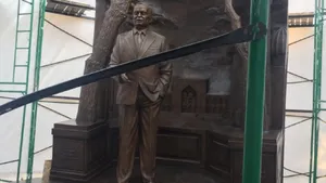 Появились первые фото памятника Исламу Каримову в Москве