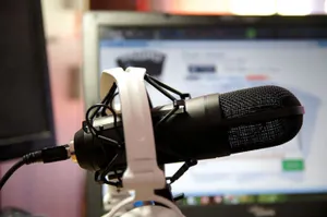 В Казахстане прикрыли матерное радио