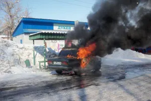 Автопожар в Зыряновске: пострадал 54-летний водитель