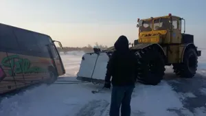 За сутки с автодорог спасатели эвакуировали около 150 человек