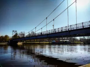 Очевидец не дал девушке совершить самоубийство в Уральске