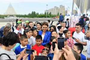 Дарига Назарбаева поздравила юное поколение столицы с Днем защиты детей