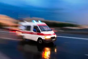 В Астане пятилетняя девочка выжила после падения с 4-го этажа