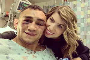 Тони Фергюсон станцевал в больнице после нокаута