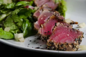 Диетолог: чем опасно ежедневное употребление тунца