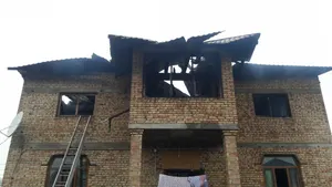 Частный дом сгорел в Алматы. ФОТО