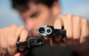 Школьник принес на занятия автомат и два пистолета