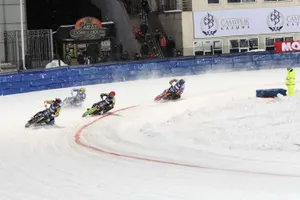 В Алматы на высокогорном катке «Медеу» прошел ЧМ по спидвею