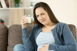 Мифы о молоке и соде при изжоге развеял эксперт