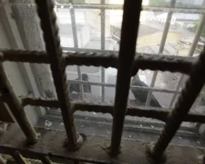 В колонию пытались передать гашиш в баллончике с пеной для бритья