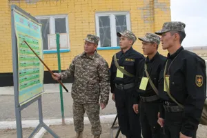 Казахстанские курсанты проходят стажировку в войсках