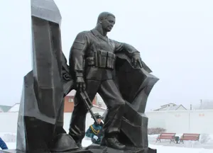 Акимат Уральска незаконно изъял земельный участок у жителя и поставил на нем памятник