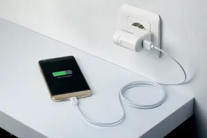 Эксперты рассказали, почему не стоит оставлять смартфон на зарядке на ночь