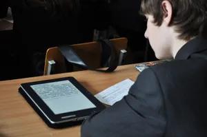 Ерлан Сагадиев: В течение трех лет система образования перейдет на электронные учебники