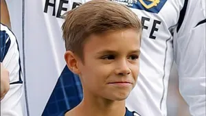 Дэвида Бекхэма на поле заменит сын