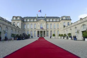 Токаев прибыл в Елисейский дворец