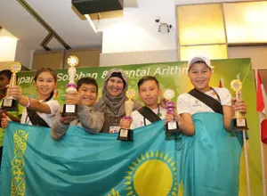 Сборная Казахстана завоевала 4 золотых кубка по ментальной арифметике