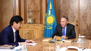 Нурсултан Назарбаев встретился с ректором КазНУ им. аль-Фараби