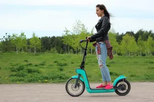 Взрыв электросамоката выбил окно и проломил стену в Москве