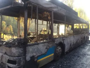 В Алматы сгорел пассажирский автобус