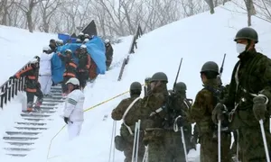 Лавина в Японии унесла жизни восьми школьников
