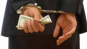 В ЮКО аким сельского округа осужден за взятку