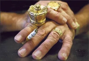 Президента Румынии оштрафовали на $200 из-за цыган