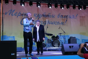 Бари Алибасов вывел на сцену сестру из Павлодара (ФОТО)