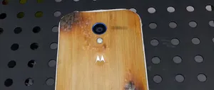 Полусгоревший смартфон Moto X сохранил работоспособность