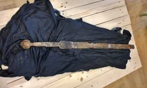 Меч тамплиеров во время рыбалки случайно нашел житель Польши