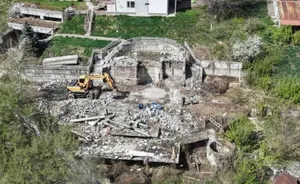 Очередной незаконный объект в предгорье Алматы сносят по решению суда