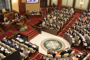 Казахстанские депутаты ушли на каникулы