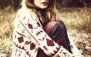 Топ-10 модных свитеров на осень