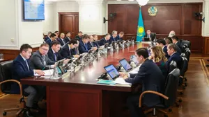 Спортивные и актовые залы надо использовать для секций и кружков – Сапарбаев