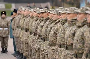 Казахстанская молодежь не готова к армии — депутат