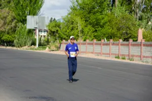 На Иссык-Кульском марафоне казахстанец добрался до финиша на «скорой» помощи