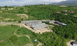 Крупный строительный объект сносят в предгорье Алматы