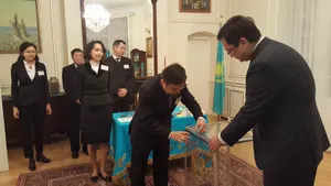 МИД РК: более 2 тыс. казахстанцев проголосовали за рубежом