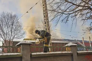 Около трех часов пожарные тушили трамвайное депо в Алматы [фото]Эксклюзив