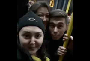 Студенты консерватории спели для пассажиров троллейбуса (ВИДЕО)